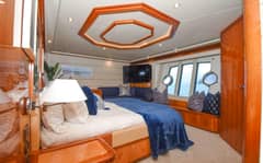 2006 Ferretti Yachts 881 photo 8
