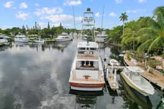 1998 Hatteras 82 Convertible "BELLISSIMA" photo 8