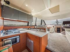 2015 Prestige 550 photo 3