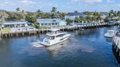2021 Prestige 520 Flybridge "Happy Cay" photo 6