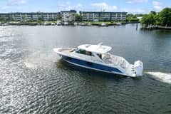 2022 Tiara Yachts photo 4