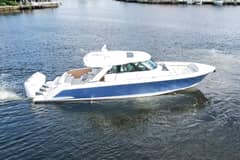 2022 Tiara Yachts photo 1