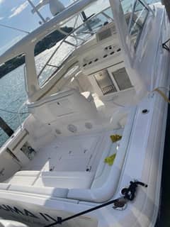 2019 Intrepid 475 Sport Yacht "LUMA IV" photo 8
