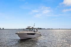 2022 Boston Whaler 405 Conquest "Lobo Del Mar II" photo 5