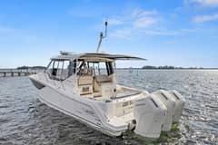 2022 Boston Whaler 405 Conquest "Lobo Del Mar II" photo 7