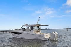 2022 Boston Whaler 405 Conquest "Lobo Del Mar II" photo 4