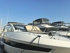 2017 Cruisers Yachts 390 Express Coupe "LUX LIFE" photo 5