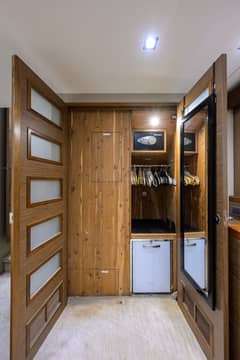 2013 Hatteras 80 Motor Yacht "H2OME" photo 9