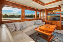 2014 Hampton 720 Skylounge LRC "LA BELLA VITA II" photo 4