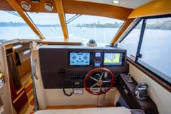 2016 Cutwater C-30 Command Bridge "HALCYON" photo 9