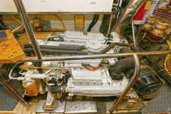 2002 Grand Alaskan Flushdeck "Symmetry" photo 4