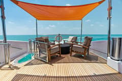 2006 Lazzara Yachts 84 Skylounge "Voyager" photo 6