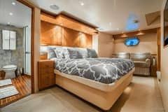 2008 Hatteras 77 Enclosed Bridge "Desperado" photo 4