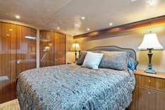 2006 Viking 61 Convertible "Knot On Call" photo 5