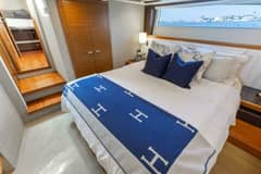 2017 Tiara Yachts 53 Coupe "no name" photo 3