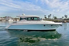 2017 Tiara Yachts 39 Coupe "POUR IT ON" photo 1