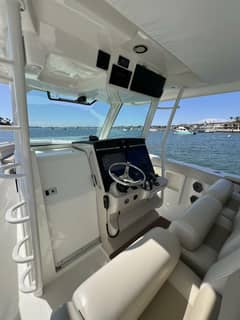 2019 Boston Whaler 38 Outrage "M22" photo 9