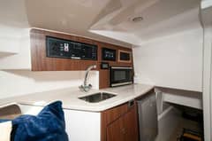 2018 Everglades 350 LX photo 2