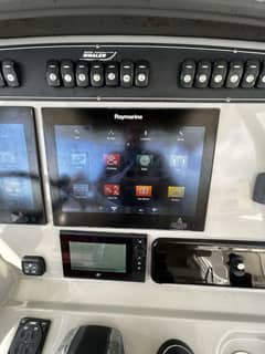 2017 Boston Whaler 330 Outrage "No Name" photo 7