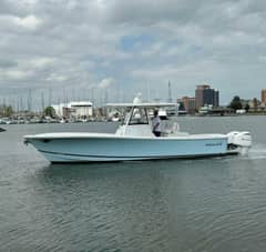 2020 Regulator 31 FS with Mezz photo 2