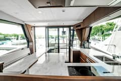 2017 Galeon 510 Skybridge "BIKINI BLUES" photo 6