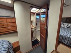 1989 Offshore Yachts 48 Sedan "THE WETBAR" photo 8