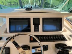 2015 Grady-White Express 370 photo 4