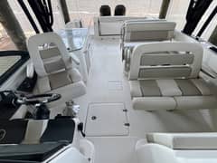 2022 Boston Whaler 320 Vantage "Offshore Investment" photo 8