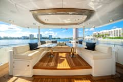 2022 Ocean Alexander 32L photo 9