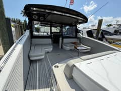 2024 Cruisers Yachts 50 GLS photo 6