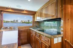 2005 Hatteras Enclosed Bridge "Royal Reelin" photo 8