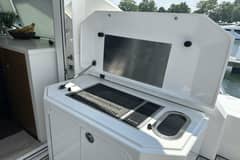 2016 Cruisers Yachts Cantius "DONNA" photo 3