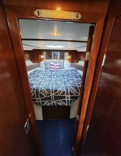 2011 Meridian 441 Sedan "AQUAHOLIC" photo 6