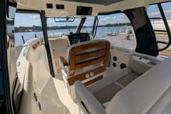 2024 Boston Whaler 380 Realm photo 3