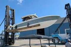 2024 Boston Whaler 380 Realm photo 4