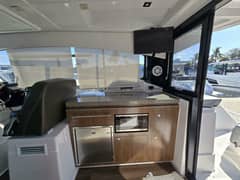 2020 Four Winns V355 Coupe OB "LIVE IT UP" photo 4