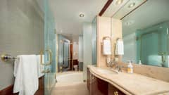 2002 Lazzara Yachts "Tryst" photo 7