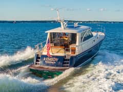 2014 Hunt Yachts "REMEDY" photo 2