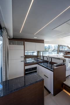 2022 Prestige 520 Fly "Miss K" photo 7