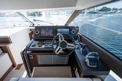 2022 Prestige 520 Fly "Miss K" photo 9