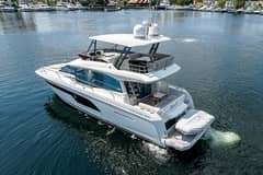 2022 Prestige 520 Fly "Miss K" photo 1