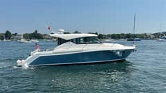 2017 Tiara Yachts C39 Coupe "Silver Lining" photo 2