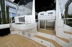2019 Intrepid 475 Sport Yacht photo 3