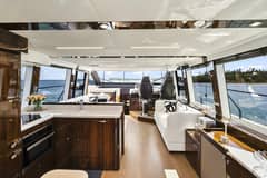 2021 Fairline Squadron 68 "Raw Wave" photo 8