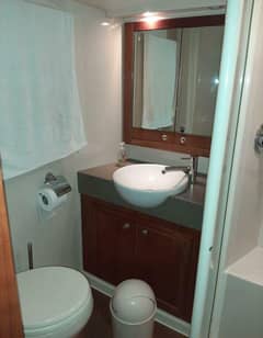 2009 Riviera 47 Enclosed Flybridge Series II "47 Riviera Enclosed Flybridge Series II / 2009" photo 5