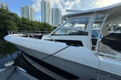 2020 Boston Whaler 420 Outrage photo 1