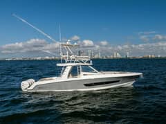 2021 Boston Whaler 420 Outrage "SMOKE SHOW" photo 4