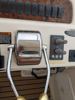 2004 Meridian 411 "Lady Di" photo 6