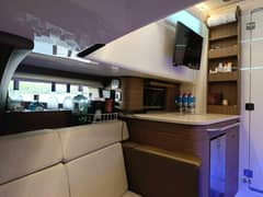 2024 Boston Whaler 420 Outrage "Bravia" photo 5