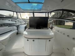 2007 Cruisers Yachts 560 Express photo 4